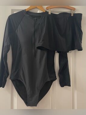 Long-sleeve one-piece bathing suit and swim skort/skirt XL